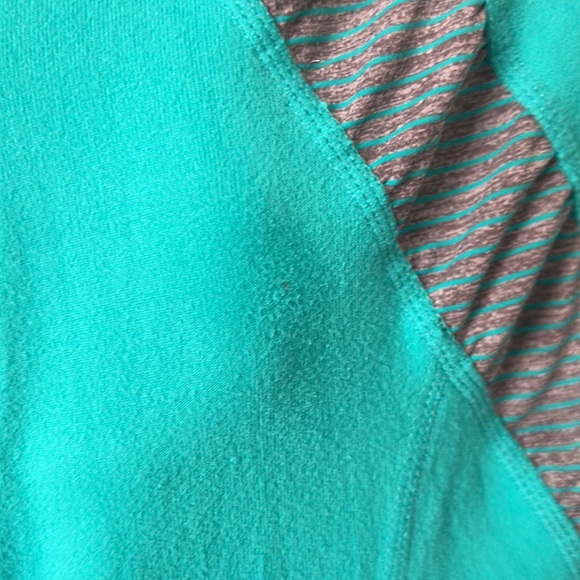 SOLD Lululemon Teal Half Zip Long Sleeve Running Top Jacket Size 12 - Picture 12 of 12